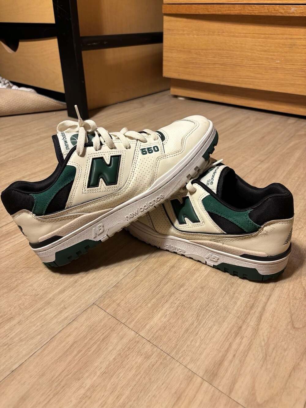 New Balance 550 Sea Salt Pine Green Size 10 Leather Sneakers